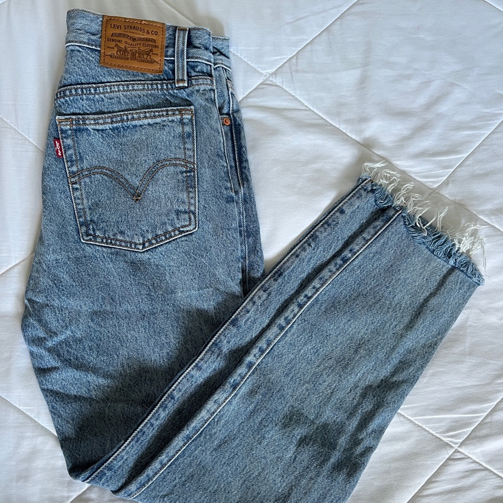 Levi’s Wedgie Jeans